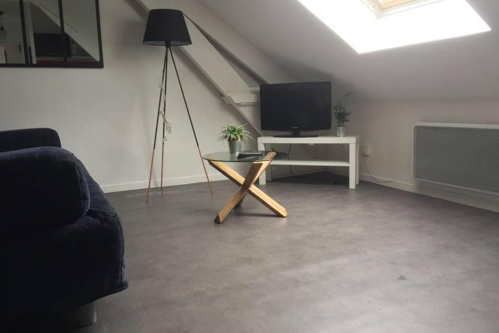 Cosy - Proche Toutes Commodites Apartment